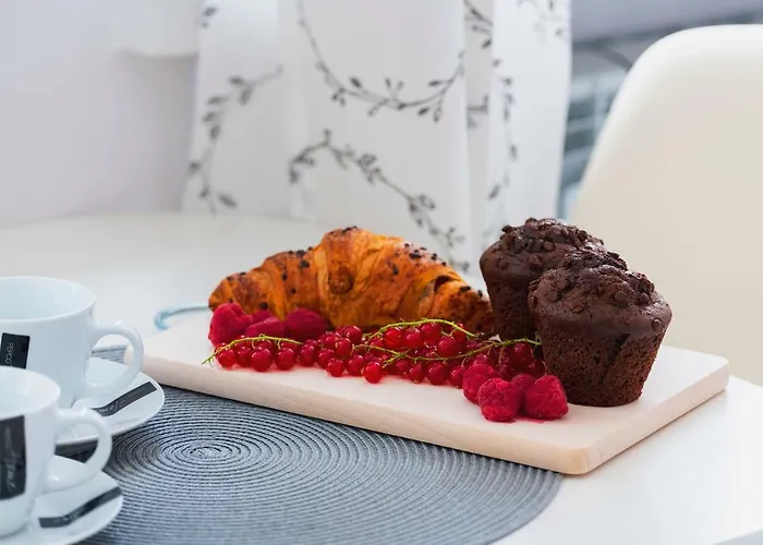 Emilii Plater 12 Prywatne Mieszkanie Z Balkonem 400 M Od Dworca Centralnego Samodzielne Zameldowanie! Self Check-in System! وارسو