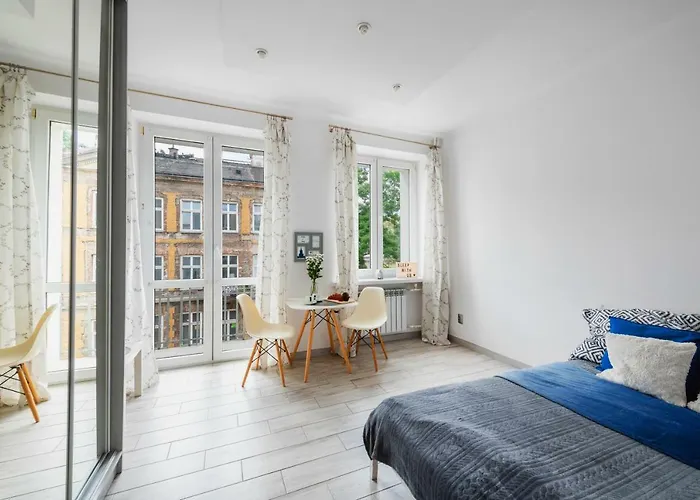 Emilii Plater 12 Prywatne Mieszkanie Z Balkonem 400 M Od Dworca Centralnego Samodzielne Zameldowanie! Self Check-in System! *