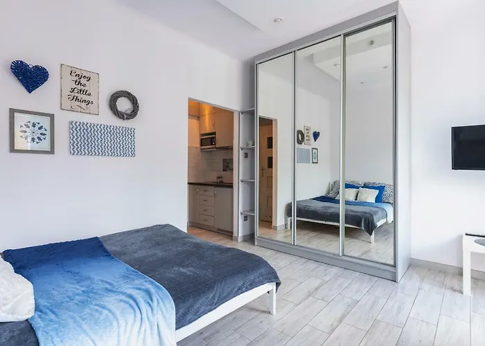 Emilii Plater 12 Prywatne Mieszkanie Z Balkonem 400 M Od Dworca Centralnego Samodzielne Zameldowanie! Self Check-in System! شقة *