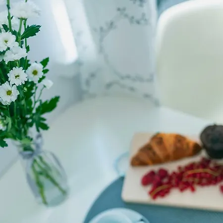 Apartamento Emilii Plater 12 Prywatne Mieszkanie Z Balkonem 400 M Od Dworca Centralnego Samodzielne Zameldowanie! Self Check-in System!