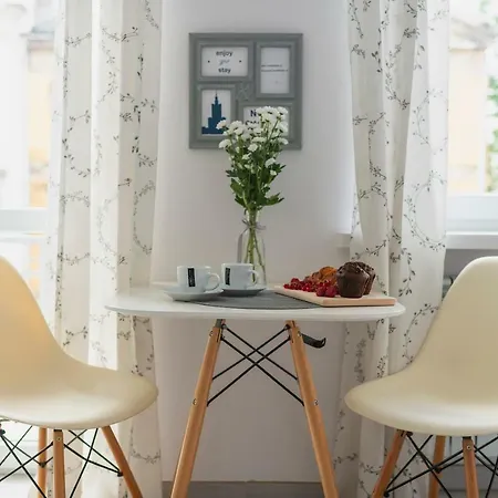 Emilii Plater 12 Prywatne Mieszkanie Z Balkonem 400 M Od Dworca Centralnego Samodzielne Zameldowanie! Self Check-in System! *