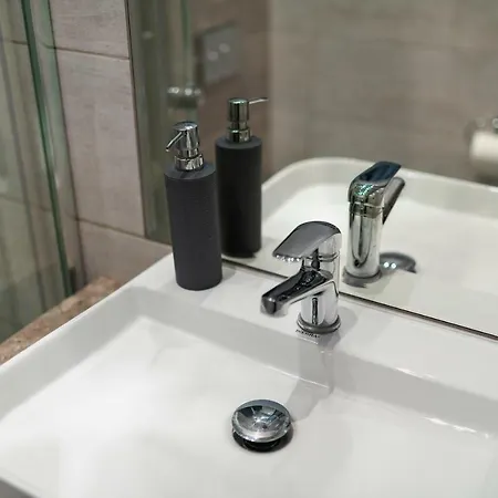 Apartamento Emilii Plater 12 Prywatne Mieszkanie Z Balkonem 400 M Od Dworca Centralnego Samodzielne Zameldowanie! Self Check-in System!